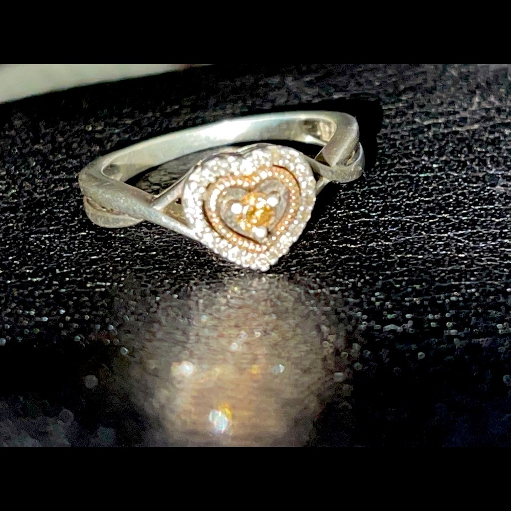Heart ring - Picture 2 of 3